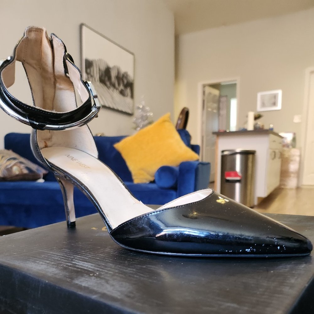 Leather Ankle Bracelet Pump